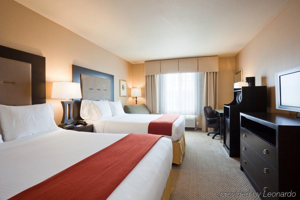 Holiday Inn Express And Suites Houston North - Iah Area, An Ihg Hotel Экстерьер фото